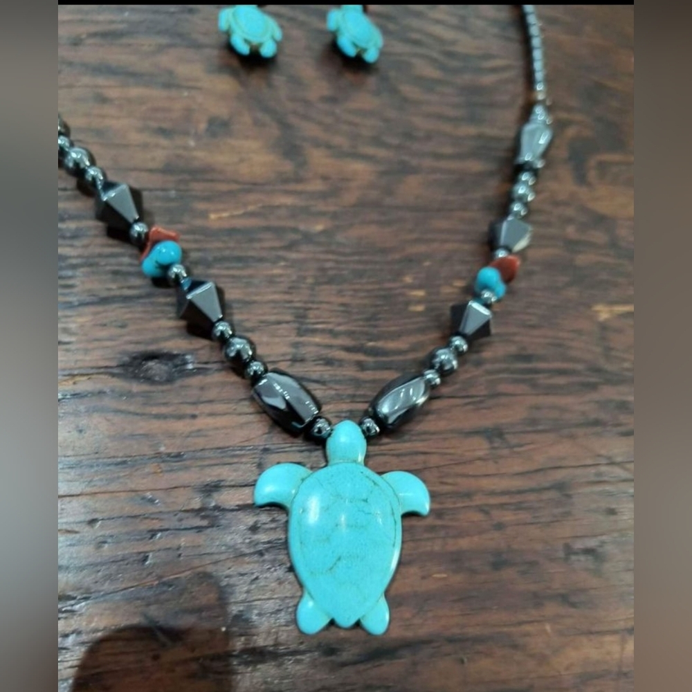 Arizona Turquoise, Howelite and Hematite Turtle 🐢 Neclace and Earring Set - Picture 3 of 5